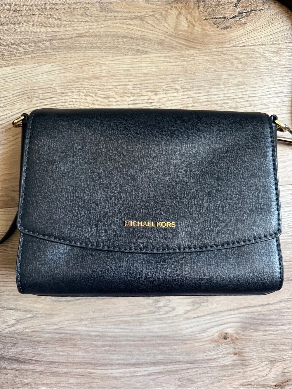 Michael Kors compact michael